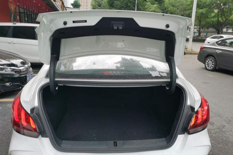 Used MG 5 2022 180 DVVT CVT Youth Style Edition
