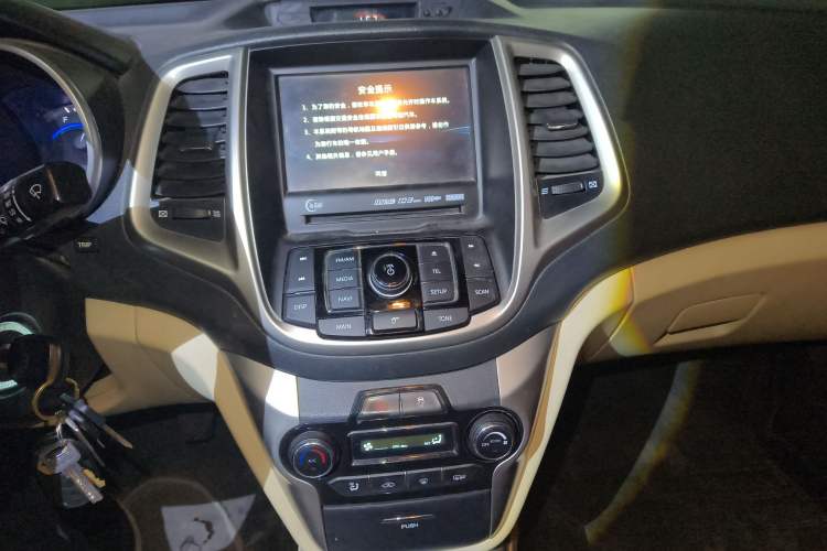 Used Changan Eado 2015 1.6L Manual Luxury Model China V Standard
