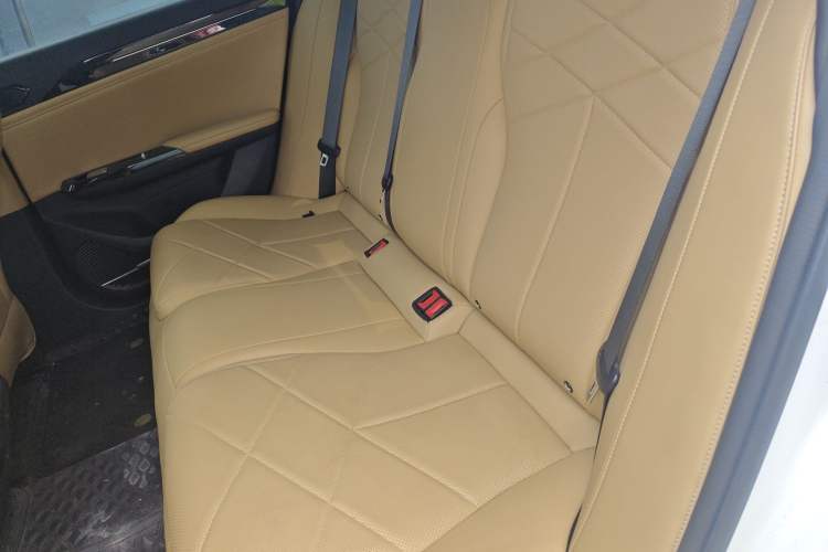 Used Geely Galaxy L6 2023 60km PLUS Left Rear Seat