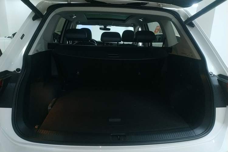 Used Volkswagen Tiguan L 2019 330TSI Automatic Two-Wheel Drive Smart Luxury Version China V Emission Standard