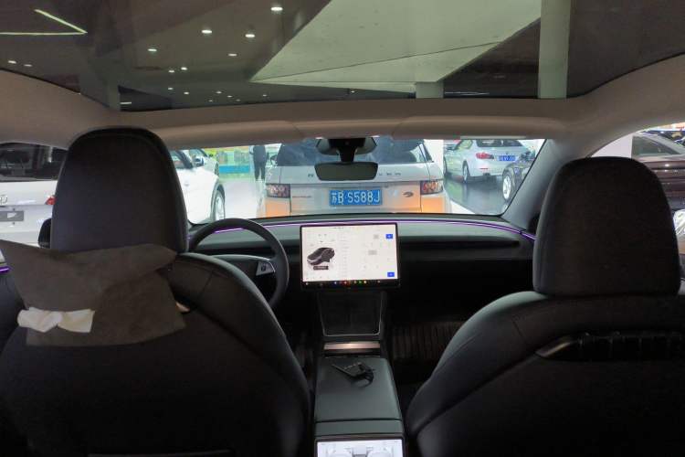 Used Tesla Model Y 2025 Long-Range All-Wheel Drive First Edition