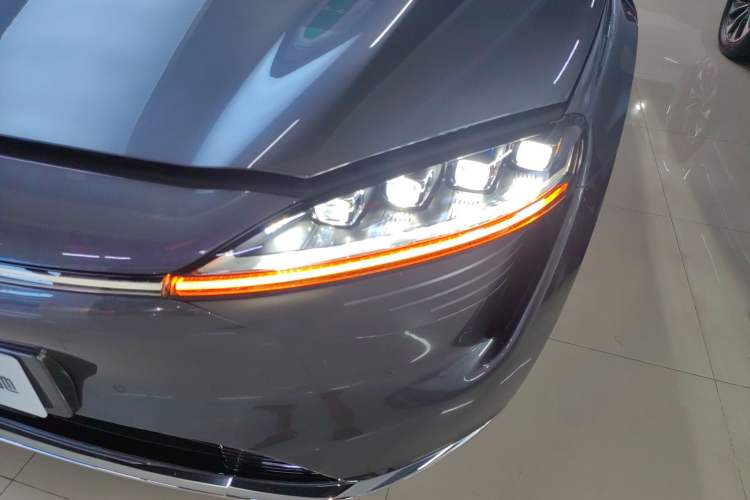 Used Hima Luxeed R7 2024 All-Electric 736 km Ultra
