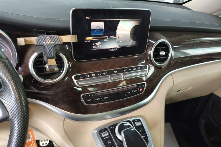 Used Mercedes-Benz V-Class 2018 V 260 L Prestige Extended Version China V Audio And AC Panel