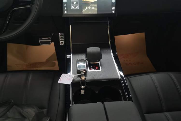 Used Land Rover Range Evoque 2024 Aurora L 249 PS Prestige Light-Chasing Edition Gear Lever