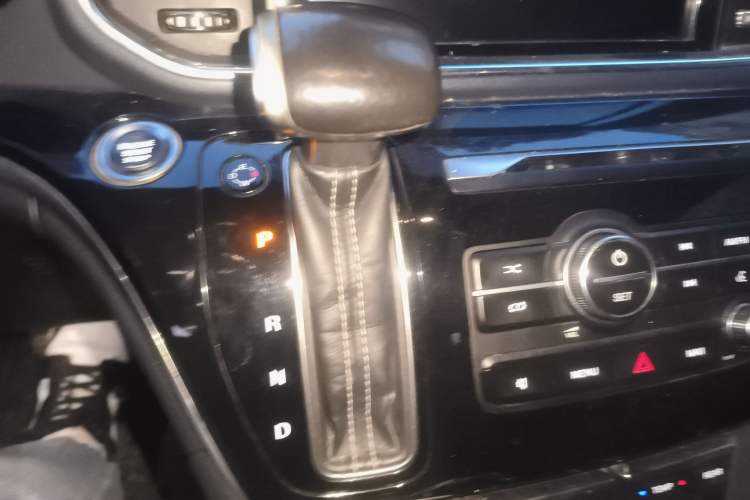 Used GAC Trumpchi M8 2020 390T Deluxe Edition Gear Lever