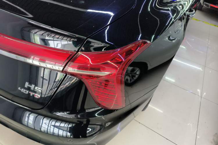 Used Hongqi H5 2024 2.0T Automatic Smart Connect Flagship Edition Right Rear Taillight