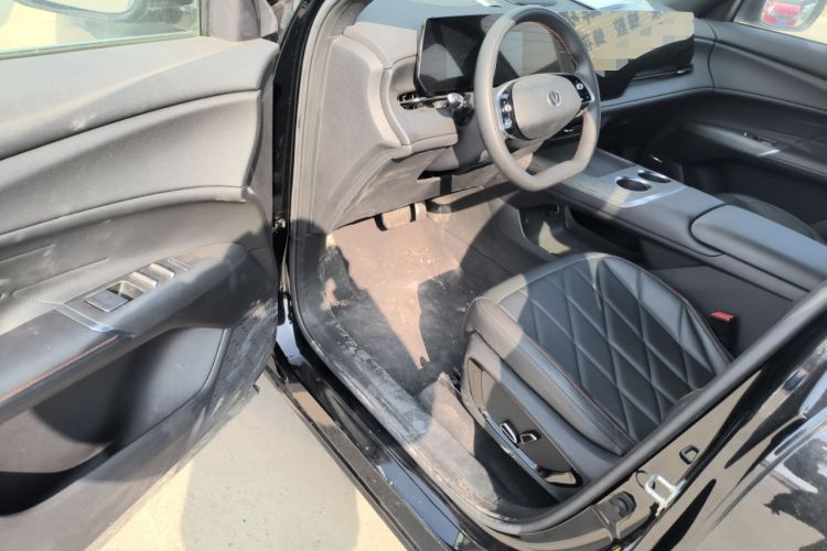 Used CHANGAN CS75 PLUS 2025 4th Generation UItra 2.0T New Blue Whale Smart Intelligent Powertrain Version
