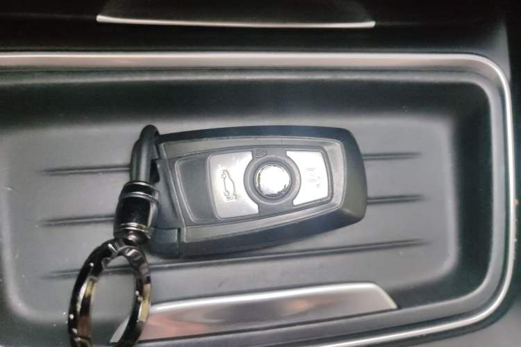 Used BMW 3 Series 2015 320Li Luxury Edition Fashion Model Vehicle Key