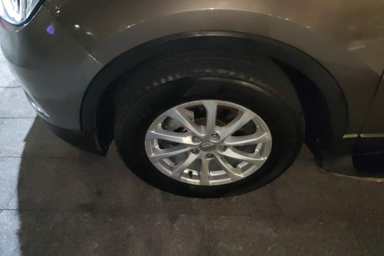 Used Buick Envision 2015 20T Four-Wheel Drive Luxury Model Left Front Wheel Hub