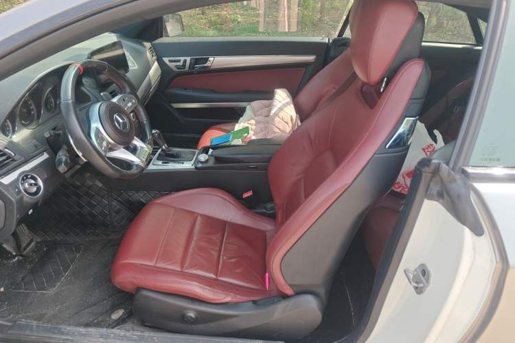 Used Mercedes-Benz E-Class 2010 E 260 CGI Coupe Left Front Seat