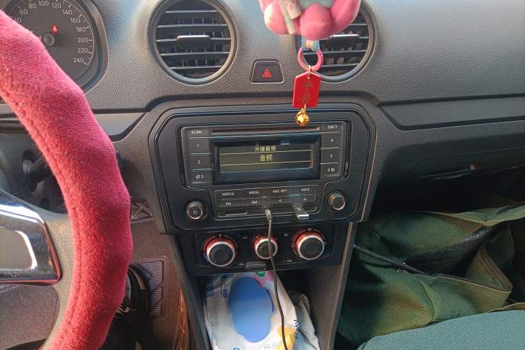 Used Volkswagen Jetta 2015 1.4L Manual Fashion Model