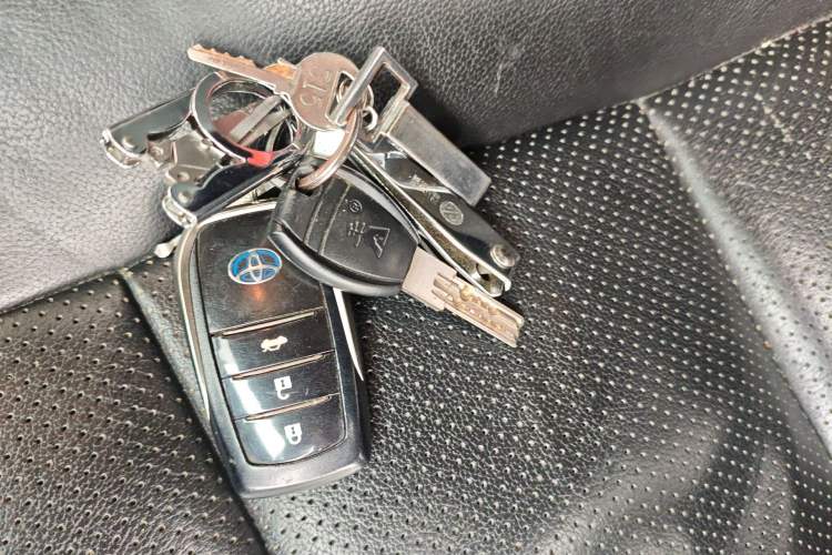 Used Toyota Levin 2017 Revised Dual-Engine 1.8H GS E-CVT Elite Sunroof Version China V Standard