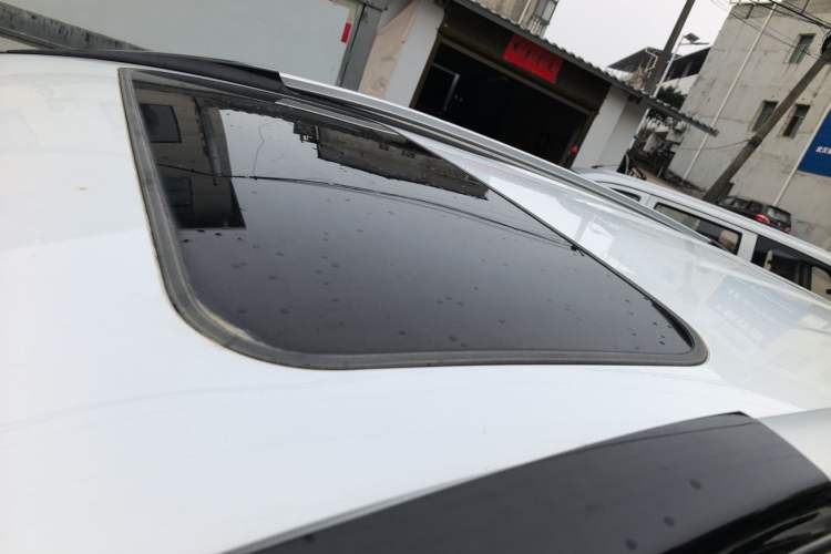 Used Haval H6 2015 Upgraded Model 1.5T Manual Two-Wheel Drive Prestige Version
