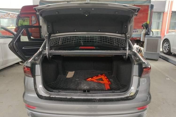 Used Geely Auto Emgrand 2023 4th Generation Champion Edition 1.5L CVT Prestige Model
