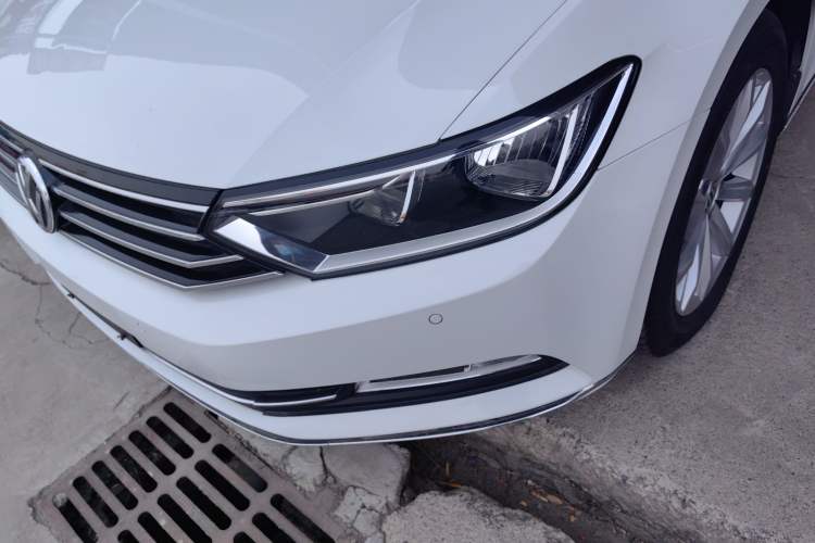 Used Volkswagen Magotan 2017 330TSI DSG Leading Model
