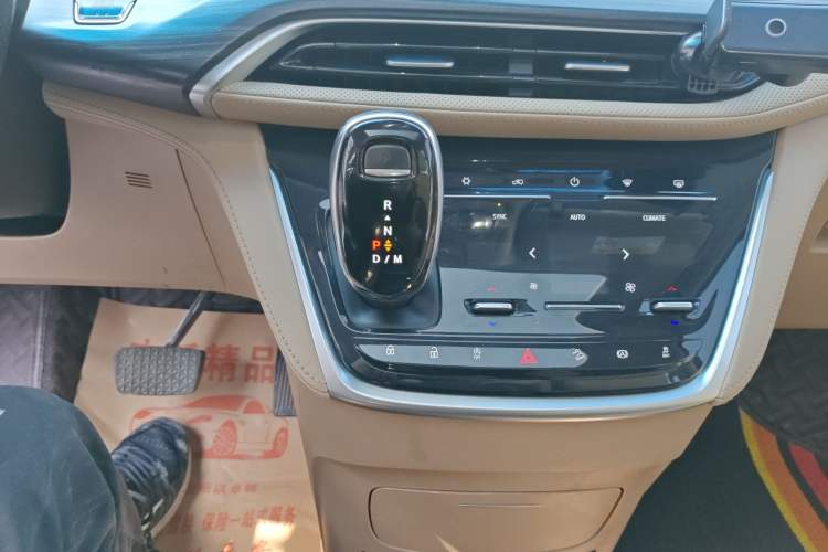 Used Buick GL8 2020 ES Land Cruiser 653T Luxury Model