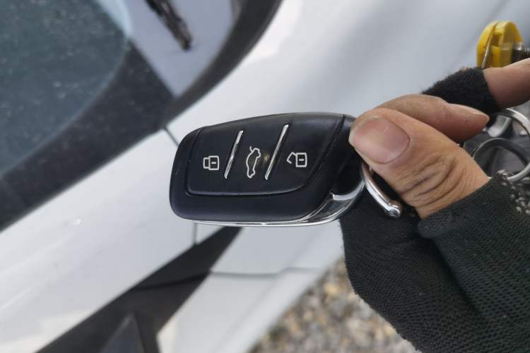 Used Roewe Clever 2021 302km All-Round Version Vehicle Key