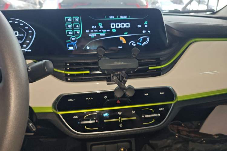 Used CHANGAN Benni E-Star 2022 Qingxin Edition Colorful Model Lithium-NMC
