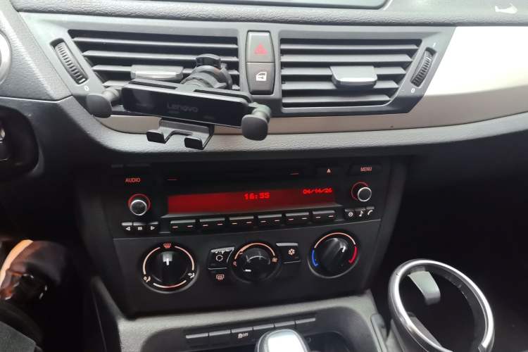 Used BMW X1 2012 sDrive18i Fashion Model Audio And AC Panel