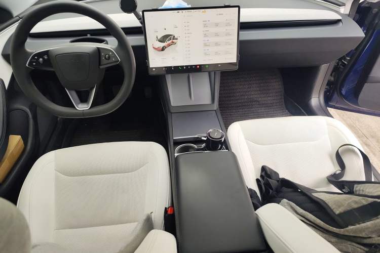 Used Tesla Model 3 2023 Long-Range All-Wheel-Drive Version