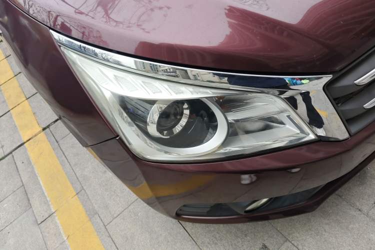 Used Venucia T70 2015 2.0L CVT Smart Edition