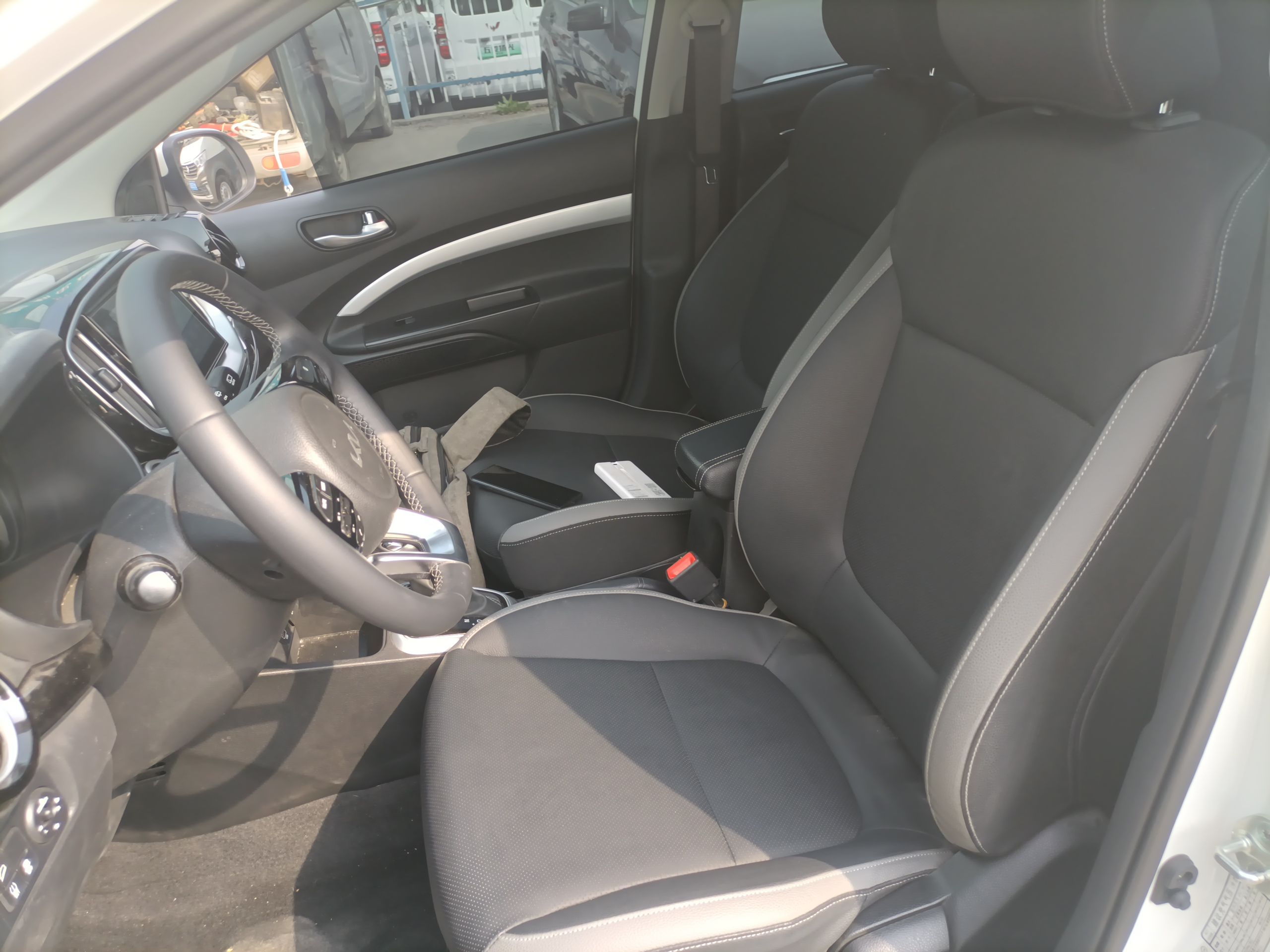 Переднее сиденье в автомобиле