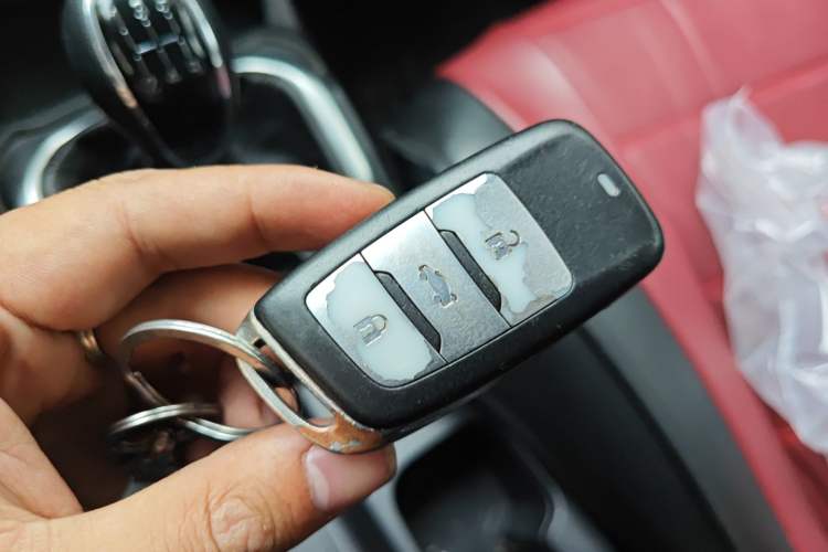 Used CHANGAN OSHAN X70A 2019 1.5L Manual Luxury Model China VI Standard