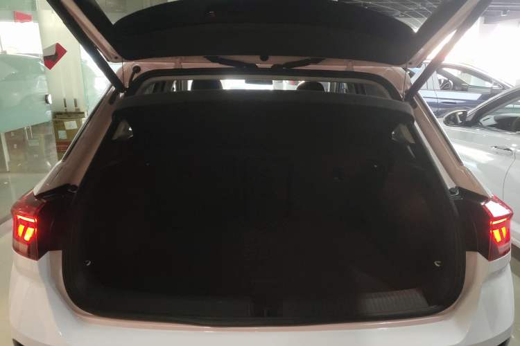 Used Volkswagen T-ROC 2021 Revised Version 280TSI DSG Two-Wheel Drive Comfort & Smart Connectivity Edition
