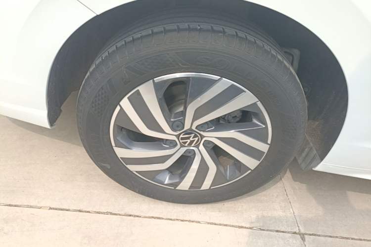 Used Volkswagen Bora 2023 200TSI DSG Enjoyment Edition Right Rear Wheel Hub