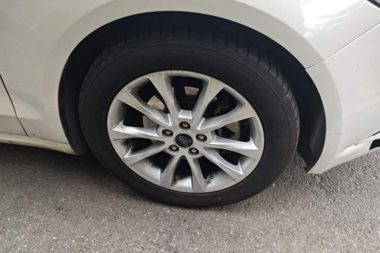 Used Ford Mondeo 2017 EcoBoost 180 Stylish Model Right Front Wheel Hub