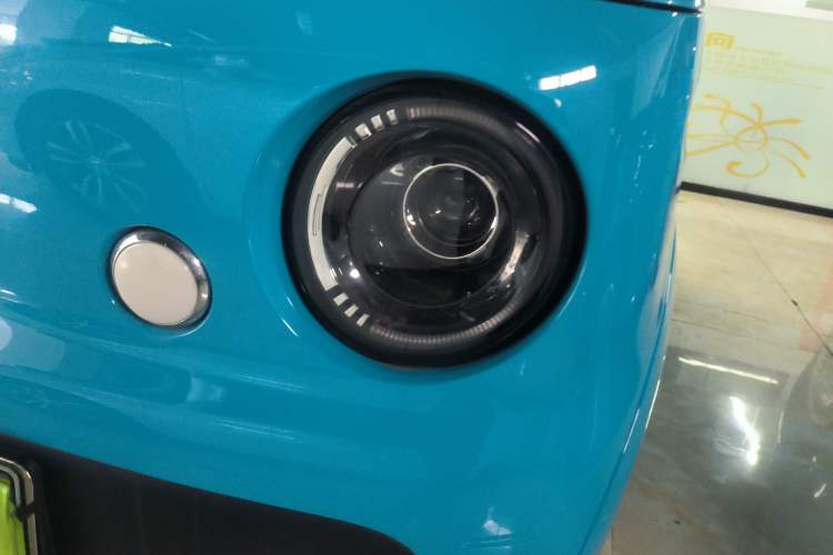 Used Livan Blue Balloon 2025 Model Dynamic Version Left Front Headlight