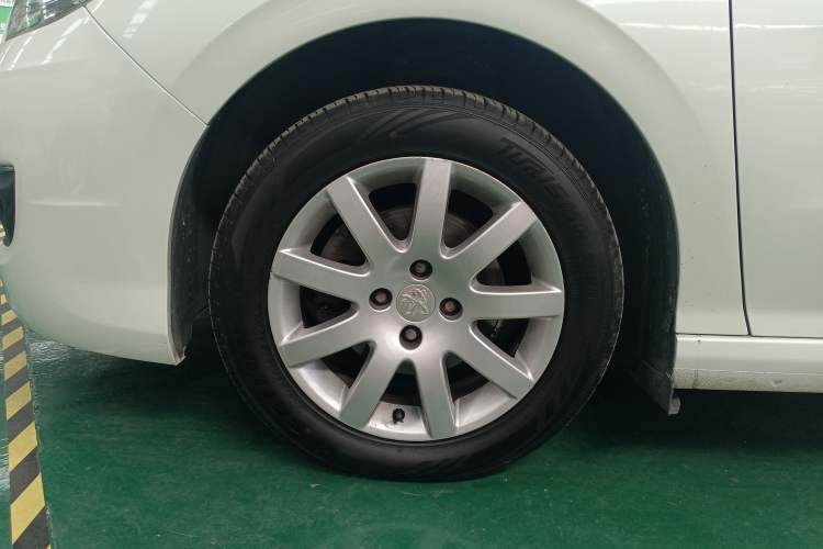 Used Peugeot 308 2014 Enjoy Edition Classic 1.6L Manual YouShang Model
