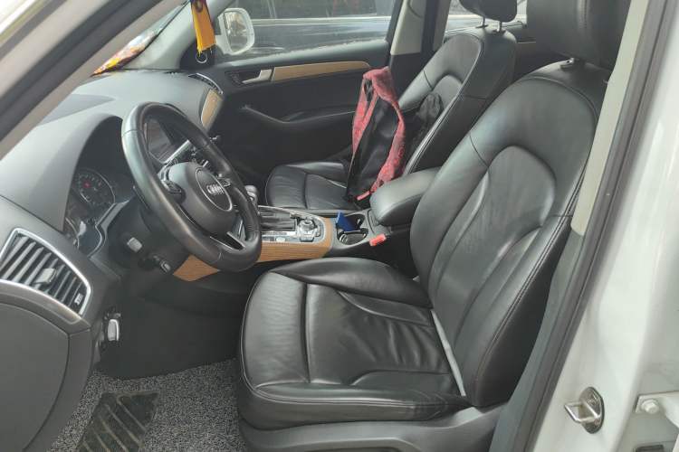 Used Audi Q5 2013 45 TFSI quattro off-road version Left Front Seat