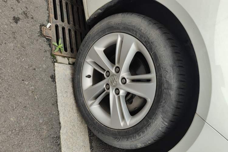 Used Buick Regal 2019 20T Elite Version China VI Standard Right Front Wheel Hub