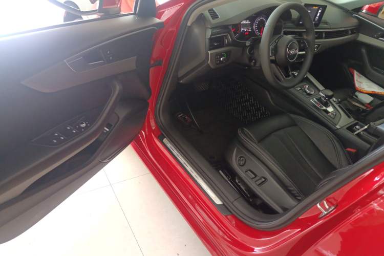 Used Audi A4L 2018 30th Anniversary Edition 40 TFSI Trendy Model Driver Seat