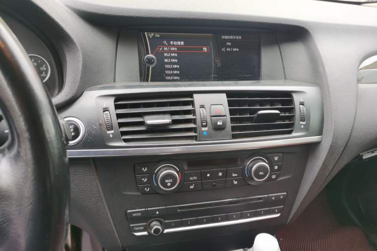 Used BMW X3 2011 xDrive28i Luxury Model