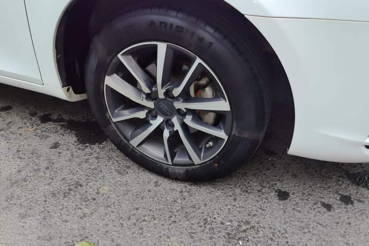 Used Geely Auto Emgrand 2019 Leading Edition 1.5L Manual Upgraded Connectivity Model China VI Standard
