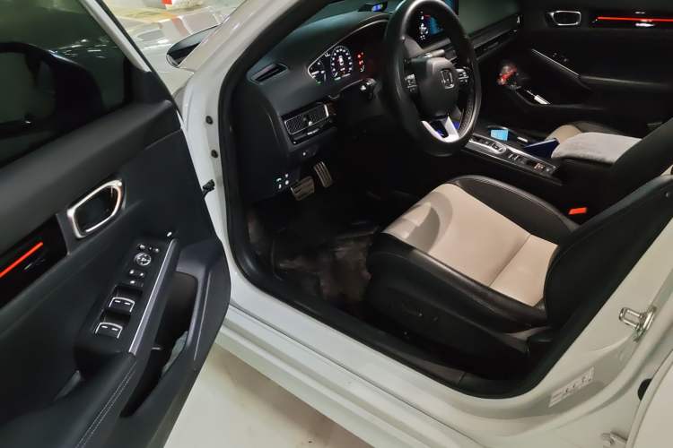 Used Honda Civic 2023 2.0L eHEV Swift Edition Driver Seat