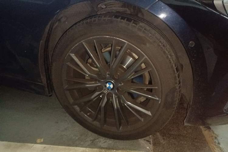 Used BMW 3 Series 2023 325Li M Sport Night Edition Package Right Front Wheel Hub