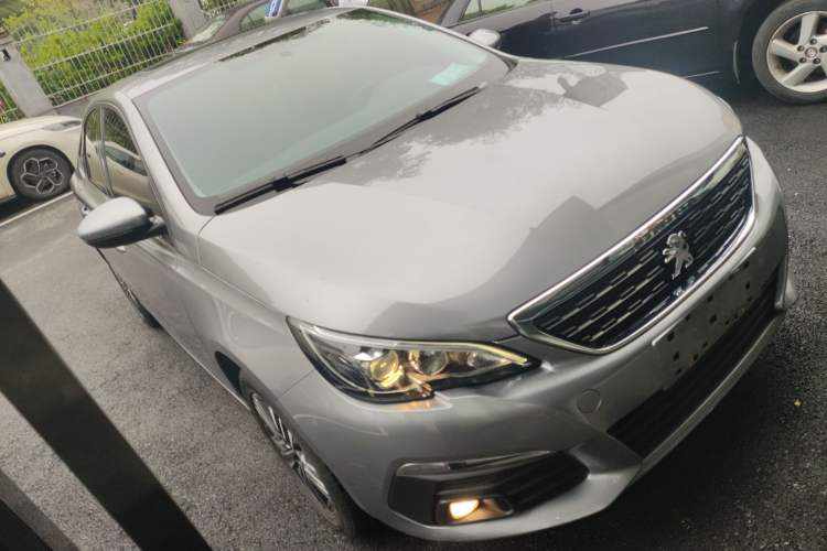 Used Peugeot 308 2018 1.6L Automatic Luxury Edition Front Right 45 Deg