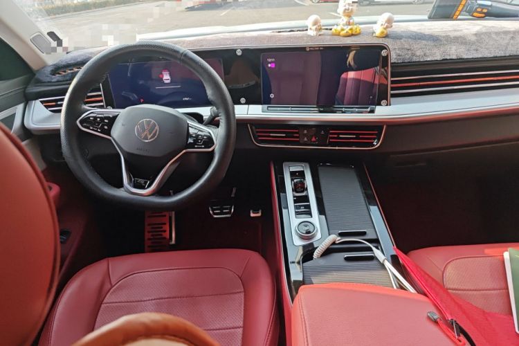 Used Volkswagen Tavendor 2023 380TSI Four-Wheel Drive R-Line First Edition Center Console