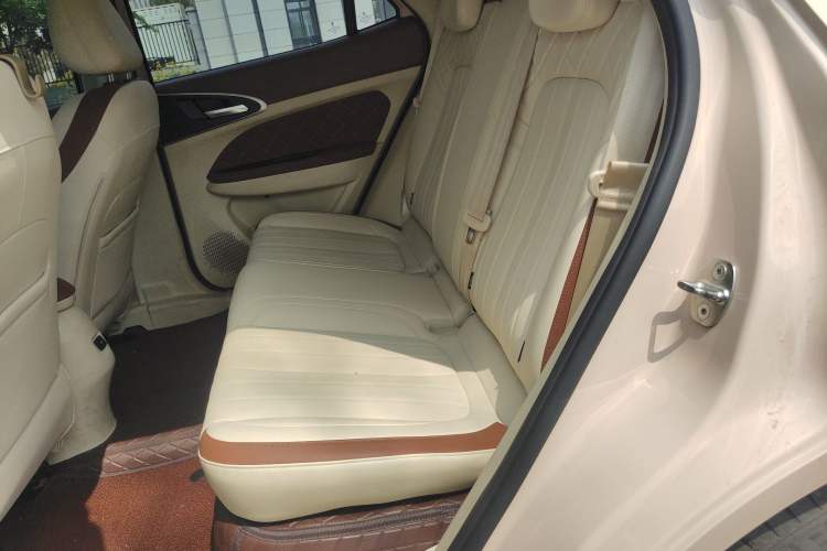 Used ORA Good Cat 2021 400km Standard Range Venus Edition Lithium Iron Phosphate Left Rear Seat