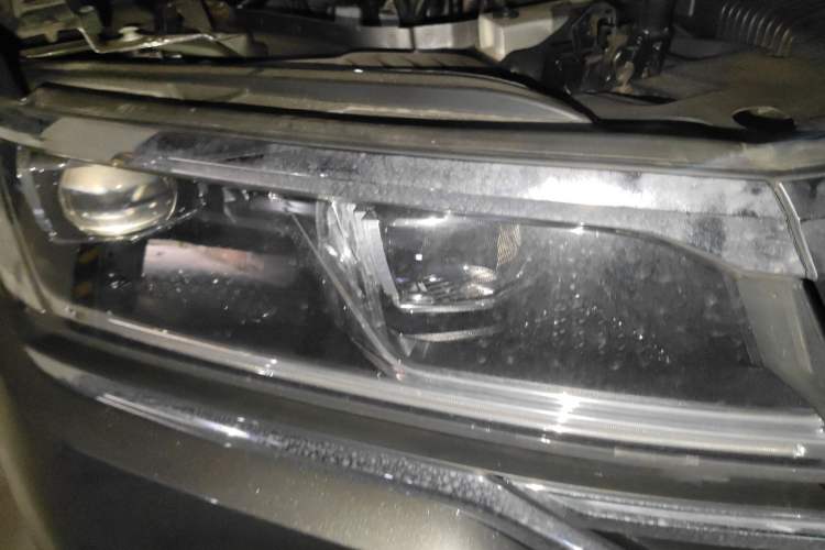 Used Volkswagen Touareg 2020 2.0 TSI RuiShang Edition China VI Standard Right Front Headlight