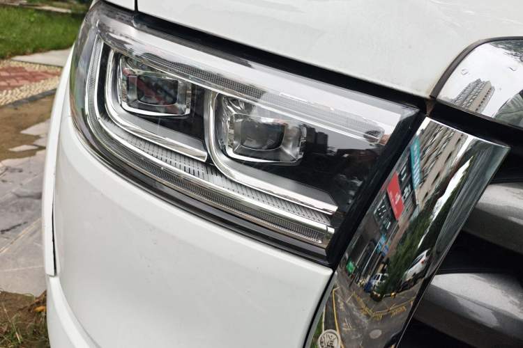 Used Great Wall Poer 2020 2.0T Automatic Diesel 4x4 Comfort Edition GW4D20M Right Front Headlight