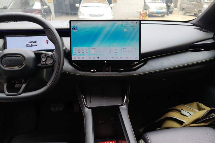 Used Lynk & Co 06 2025 Renew 1.5T Halo Audio And AC Panel