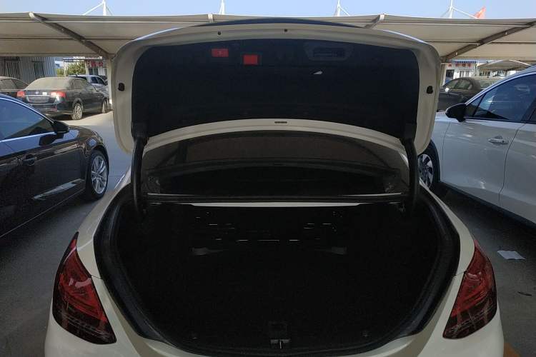 Used Mercedes-Benz C-Class 2020 Restyled C 260 Sport Edition Trunk