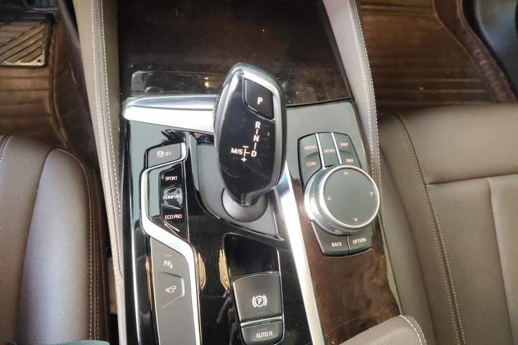 Used BMW 5 Series 2020 525Li Luxury Package
