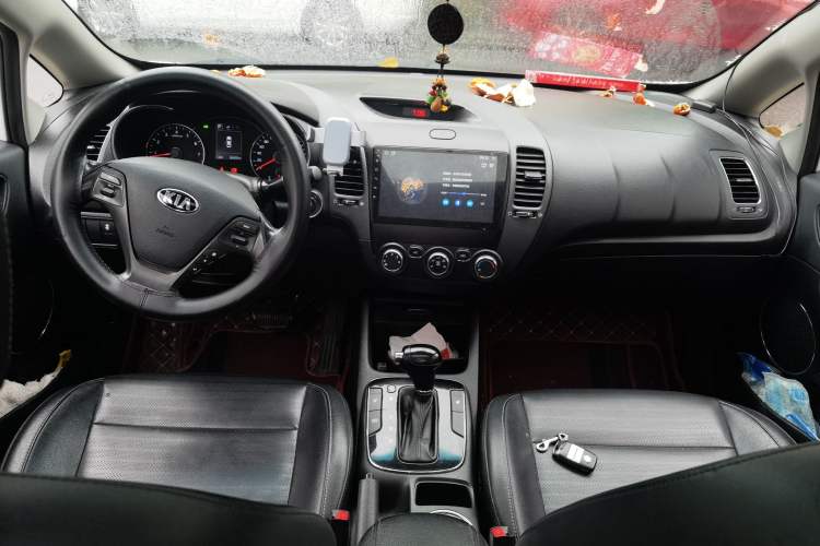 Used Kia K3 2017 1.6L Automatic 15th Anniversary Special Edition GLS Center Console