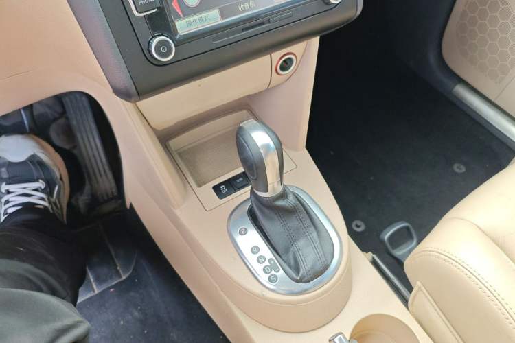 Used Volkswagen Touran 2015 1.4T DSG Comfort Edition 5 Seats Gear Lever