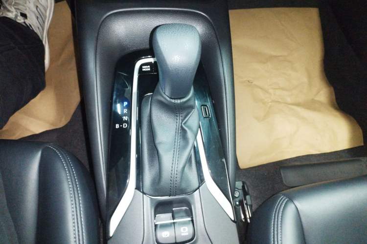 Used Toyota Corolla 2023 1.8L Smart Electric Hybrid Dual-Motor Pioneer Edition Gear Lever